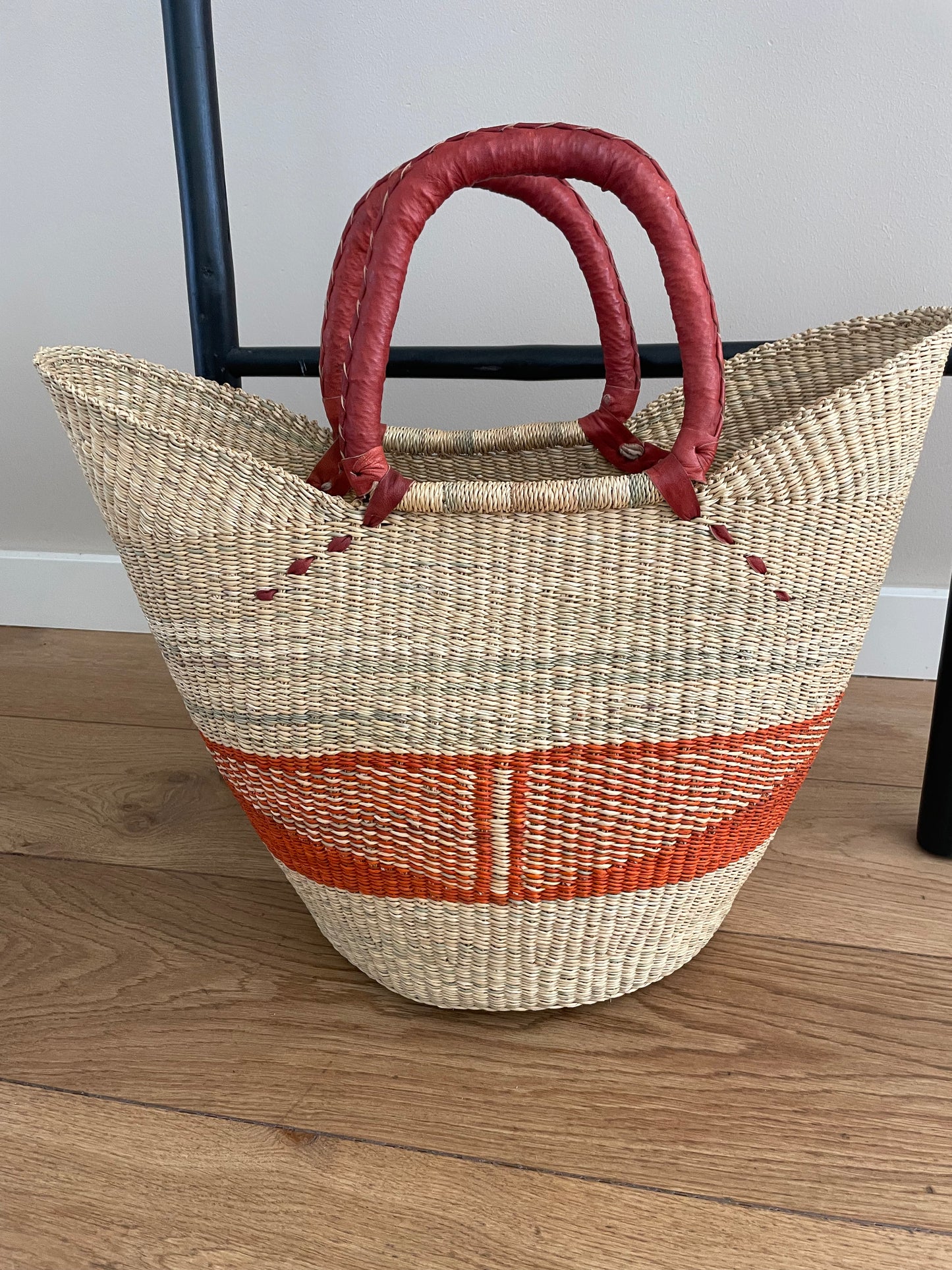 Bolga straw basket blue/natural