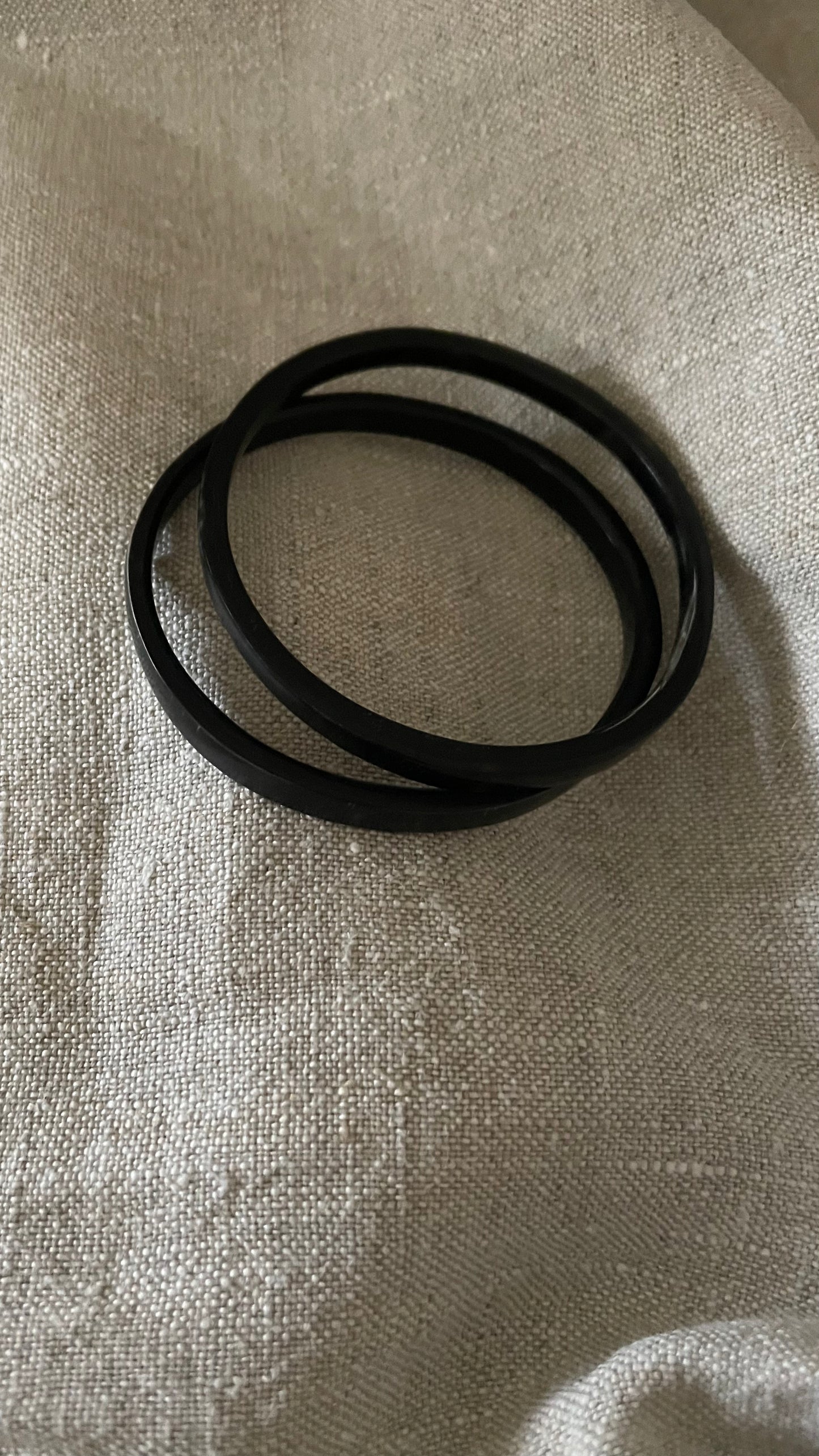 Cow horn narrow bracelet