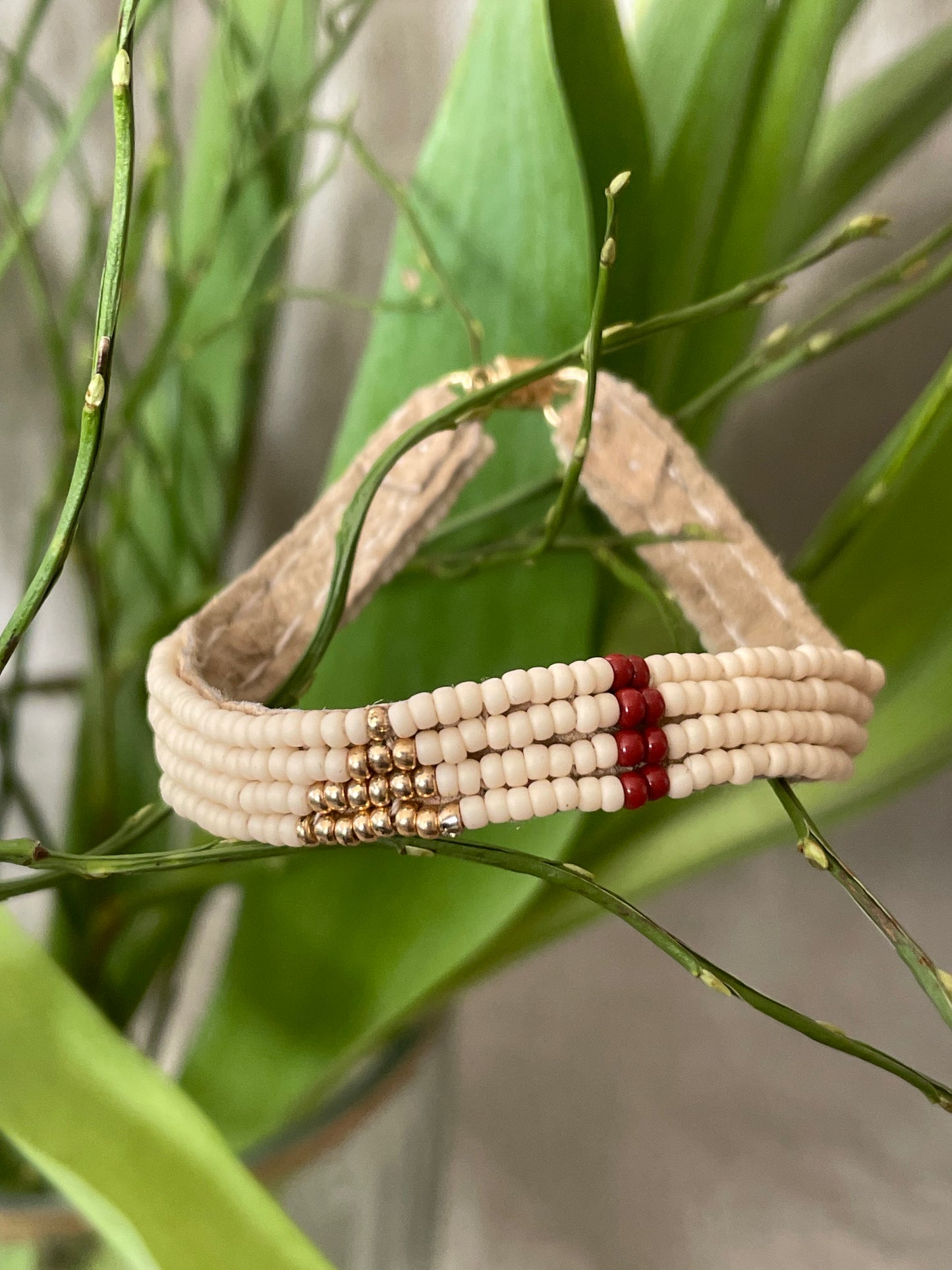 Pembetatu bracelet ecru/dark red