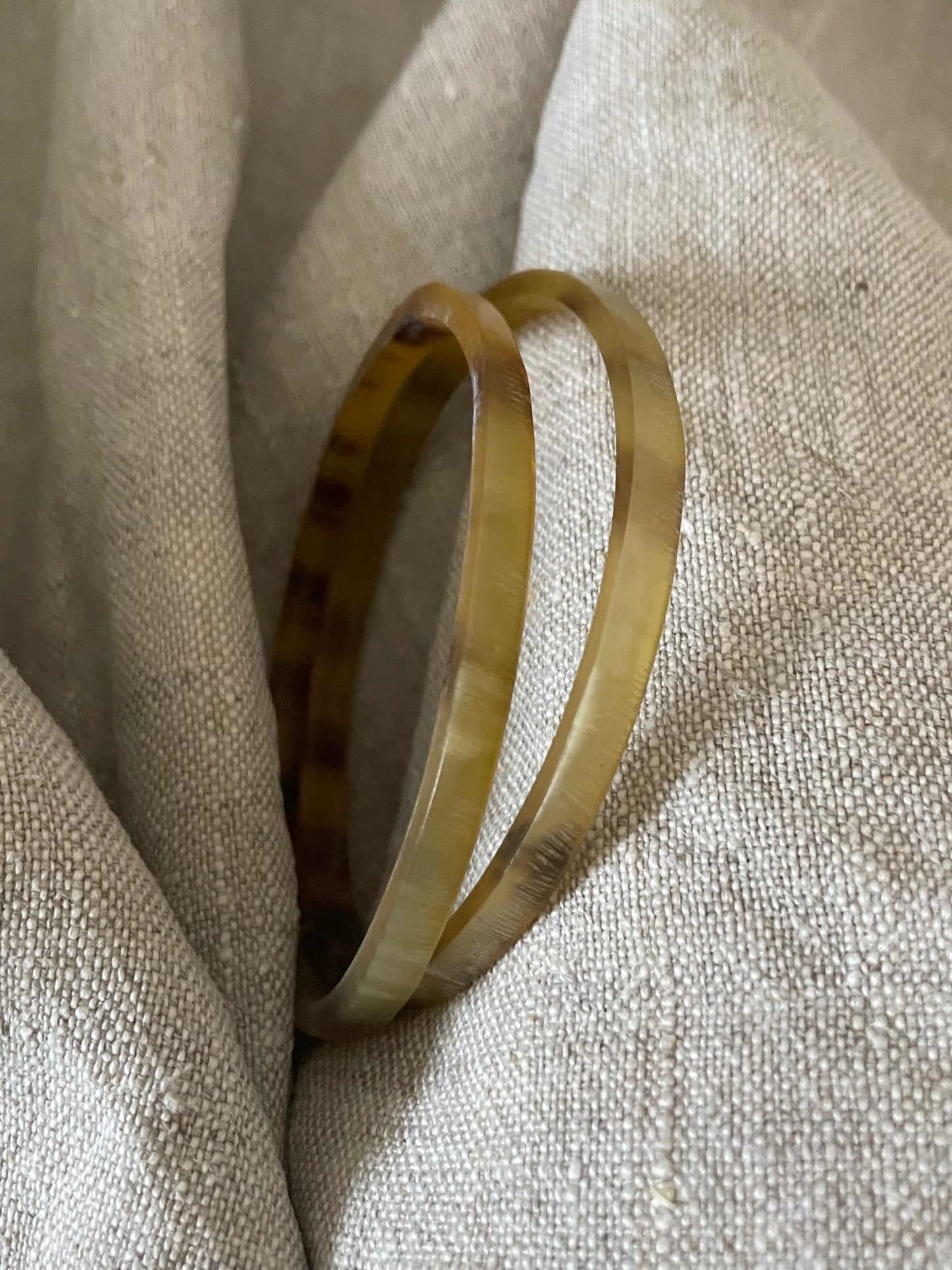 Cow horn narrow bracelet