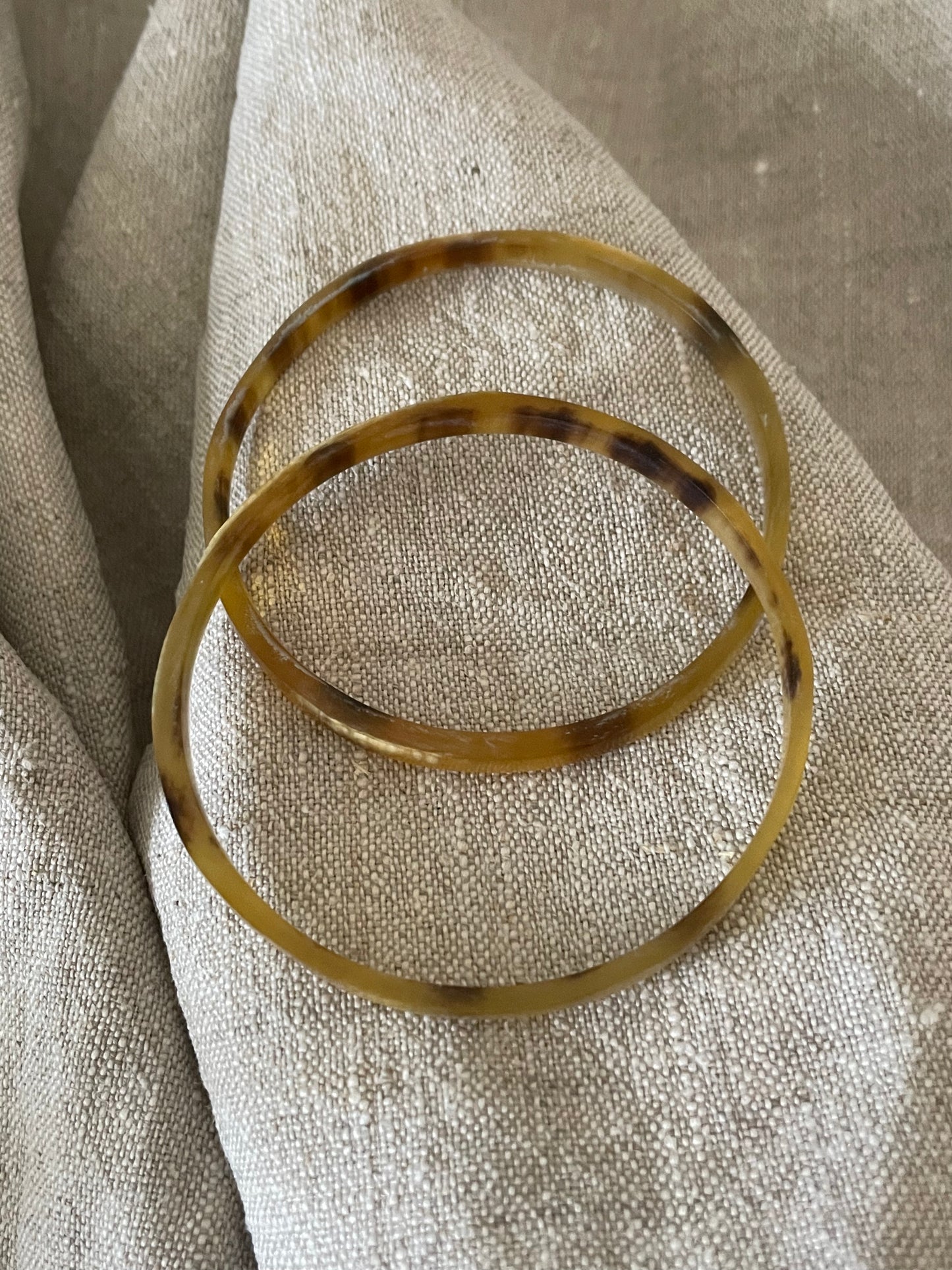 Cow horn narrow bracelet