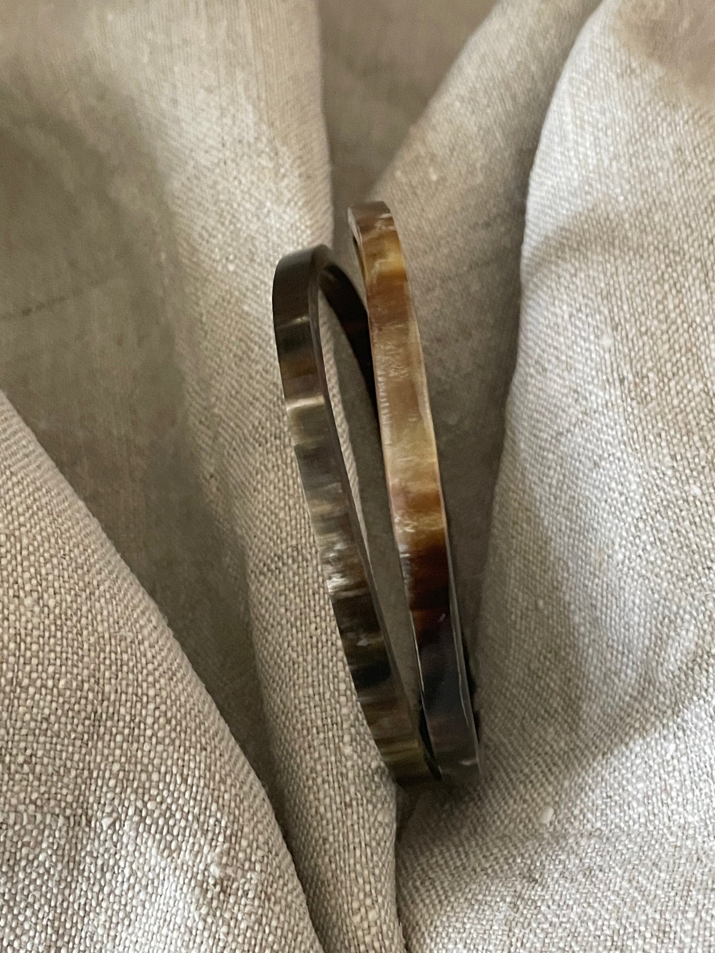 Cow horn narrow bracelet