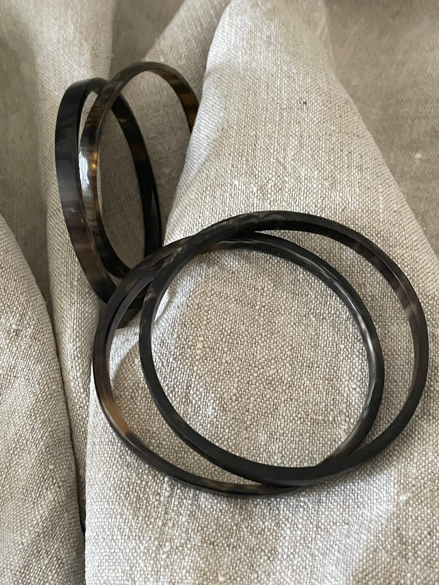 Cow horn narrow bracelet