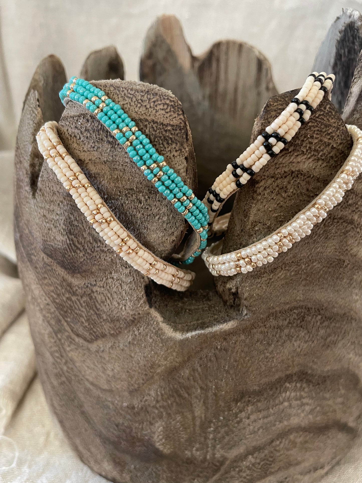 Pembetatu bracelet ecru