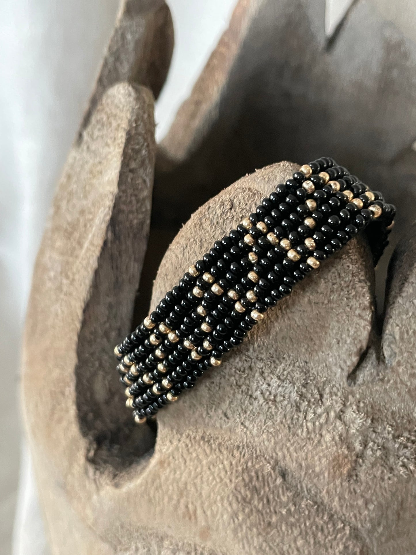 Zigzag bracelet on suede