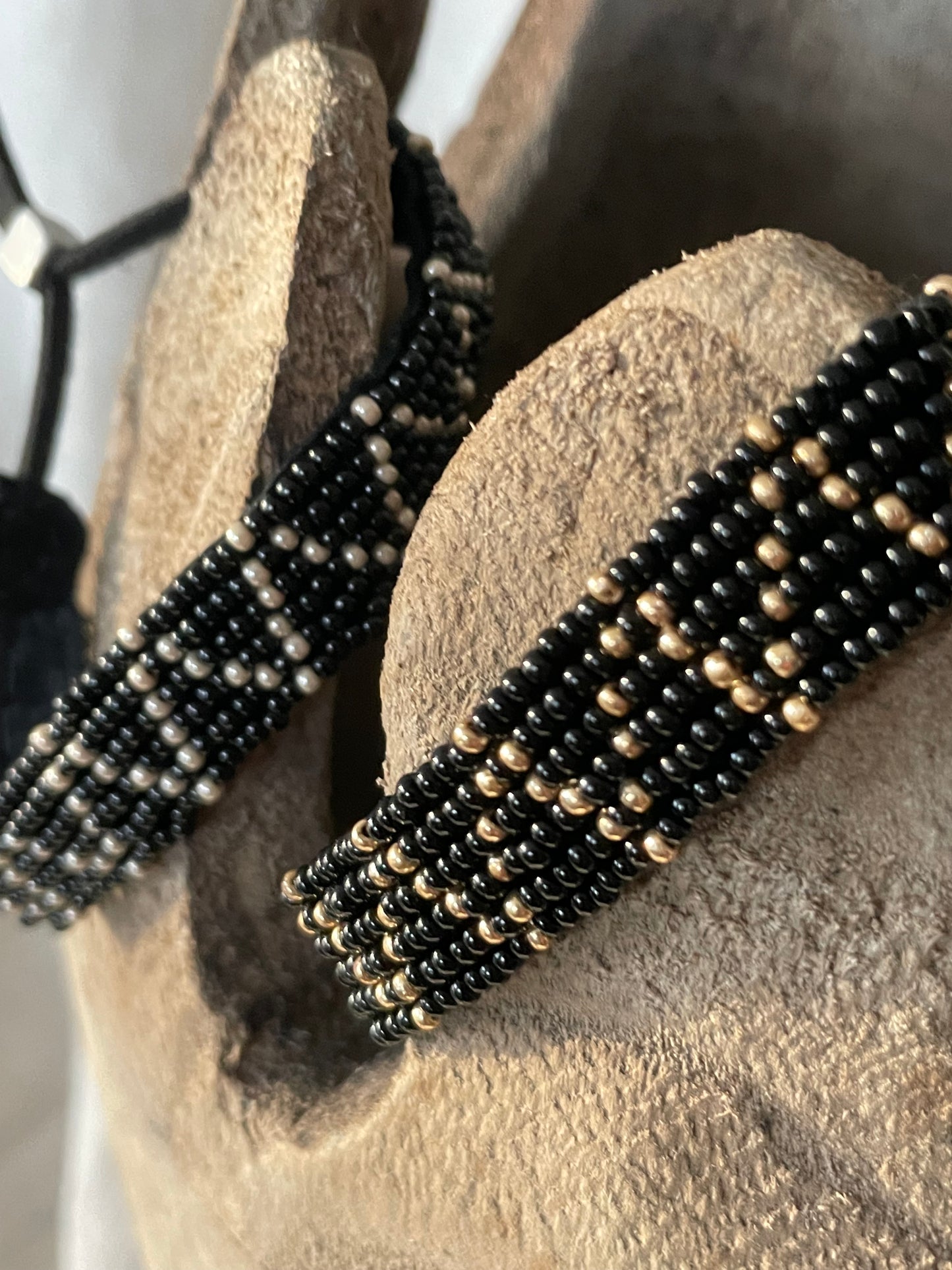 Zigzag bracelet on suede