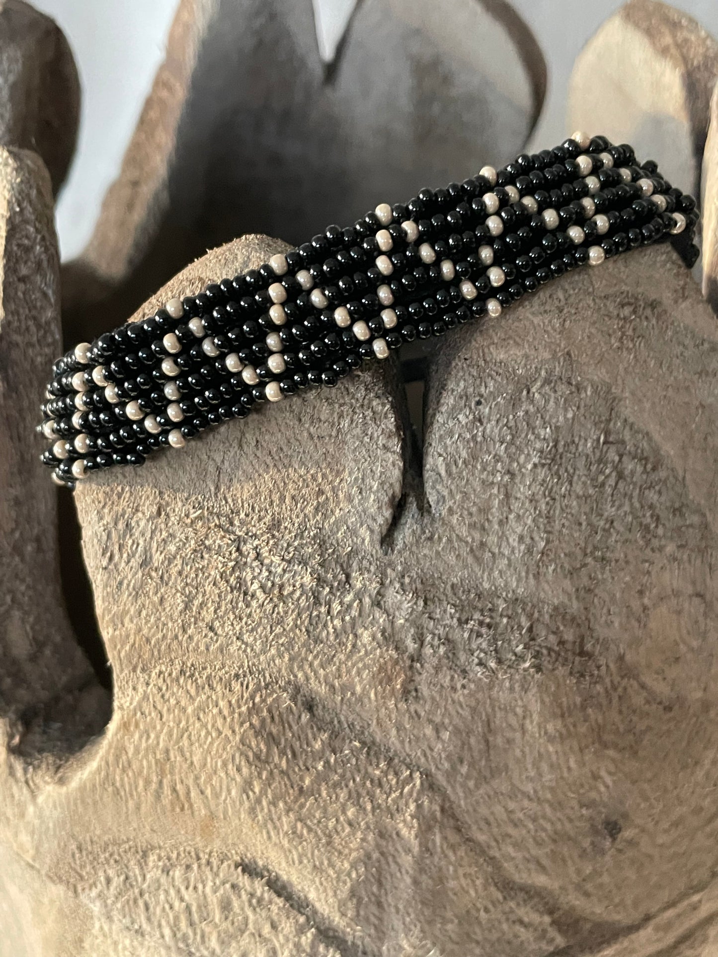 Zigzag bracelet on suede