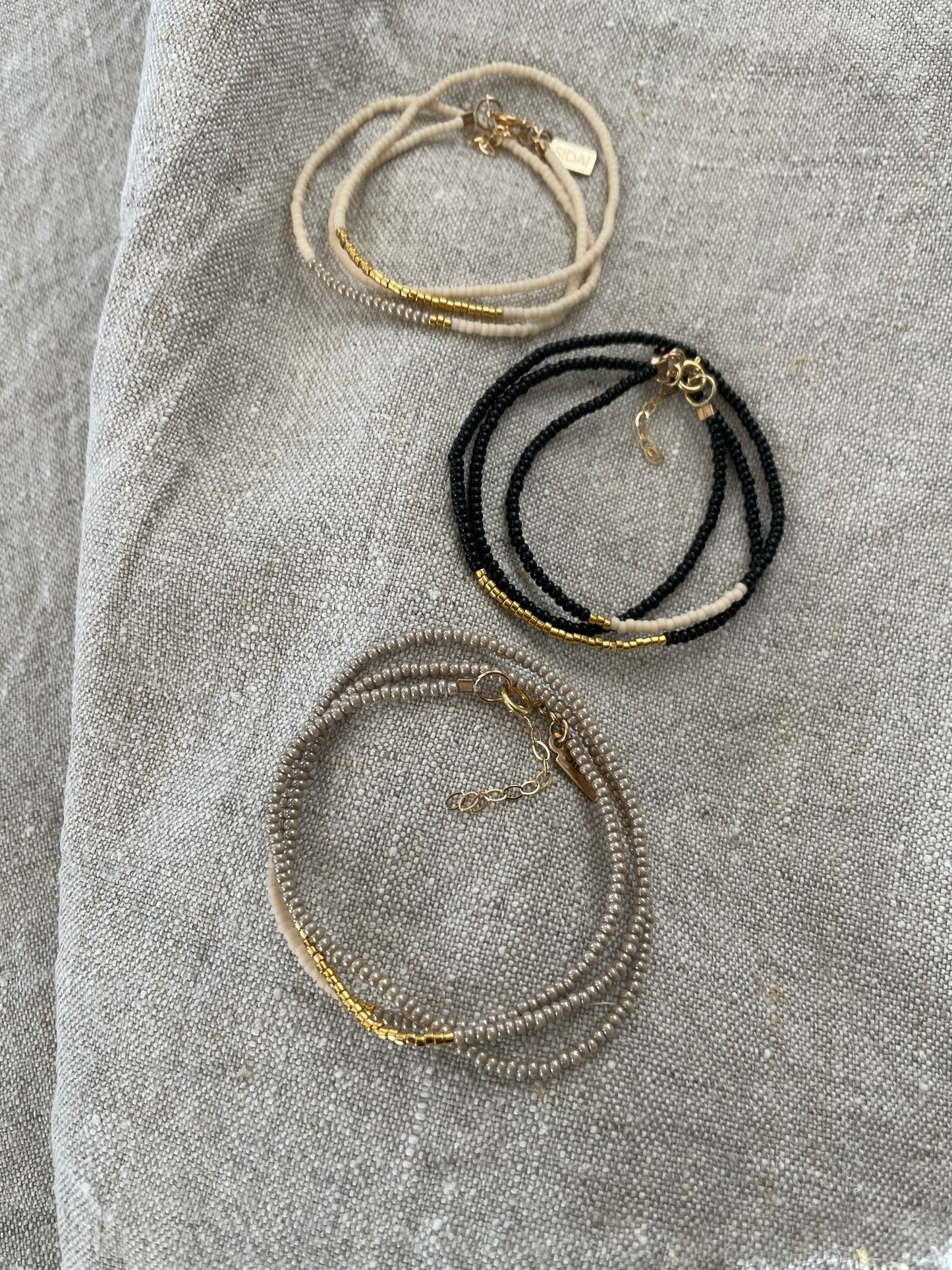 Triple wrap Endito bracelet black