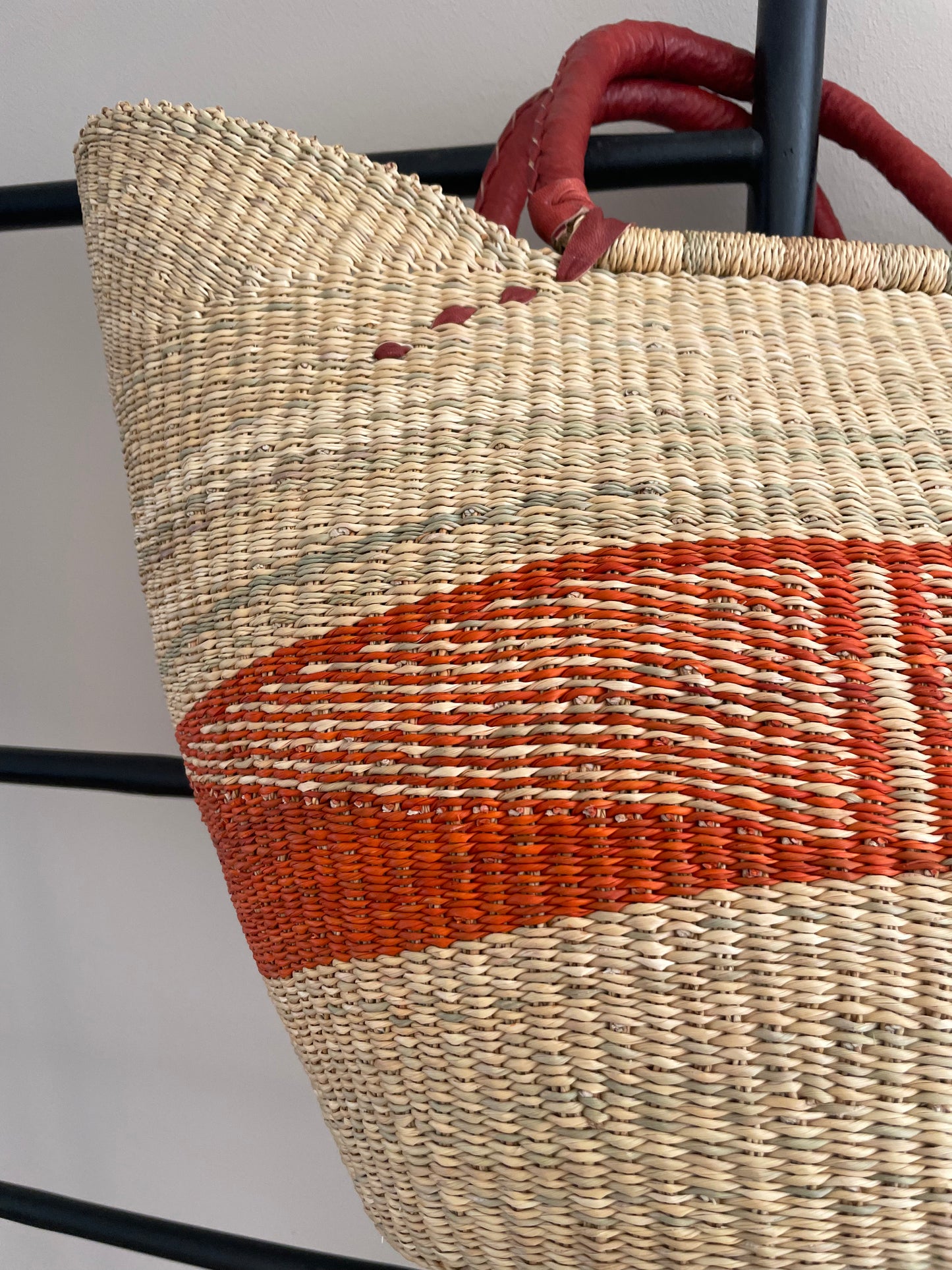 Bolga straw basket blue/natural