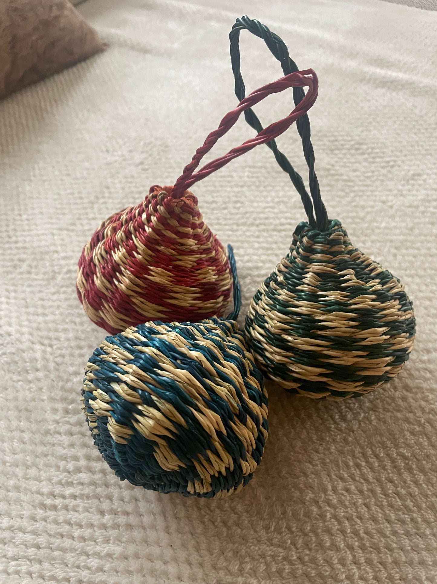 Bolga straw basket blue/natural