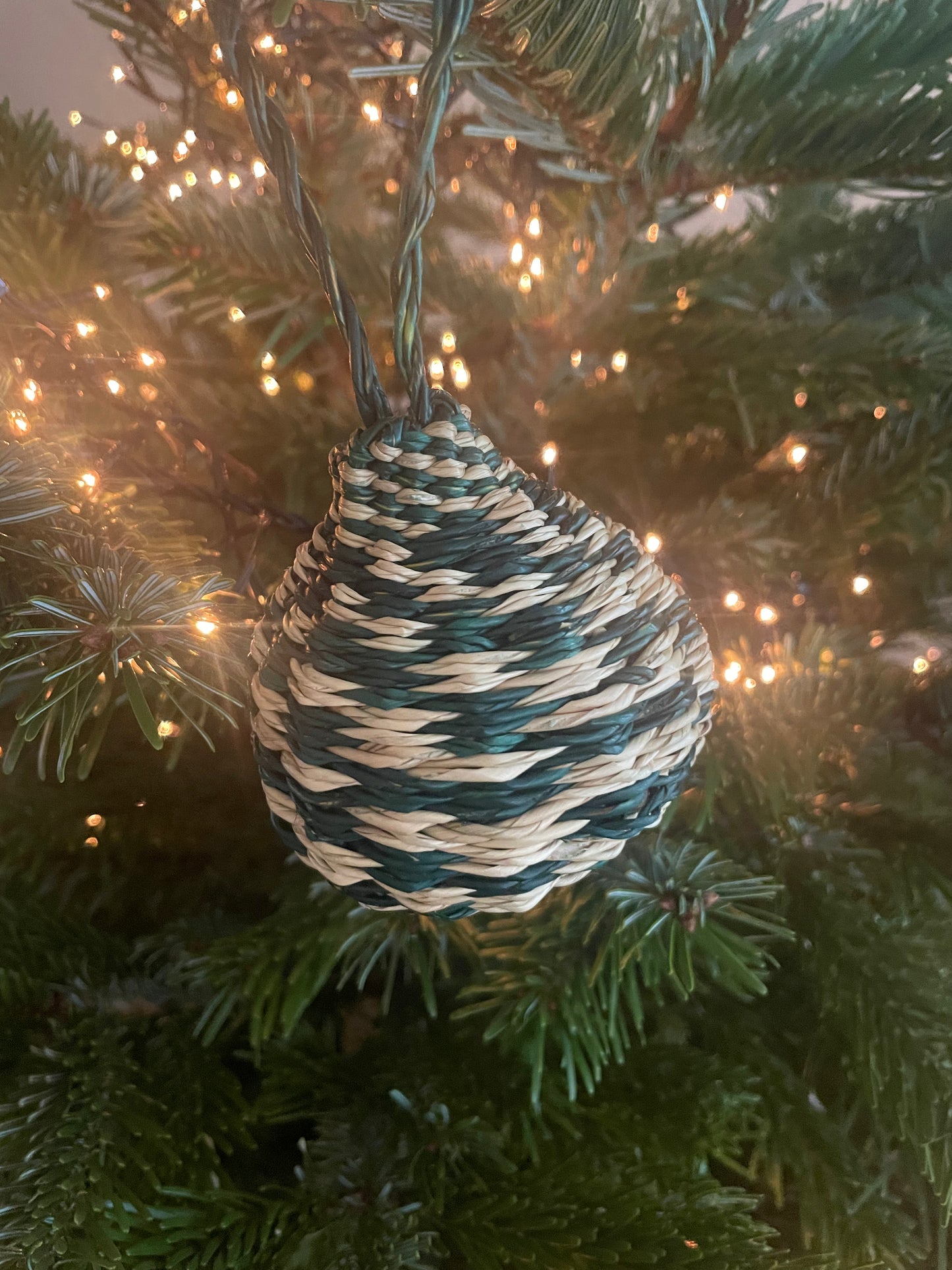 Bolga straw basket blue/natural