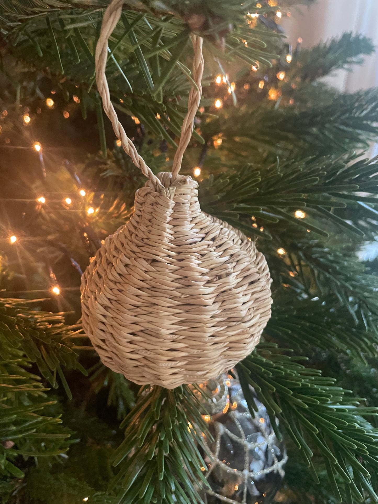 Bolga straw basket blue/natural