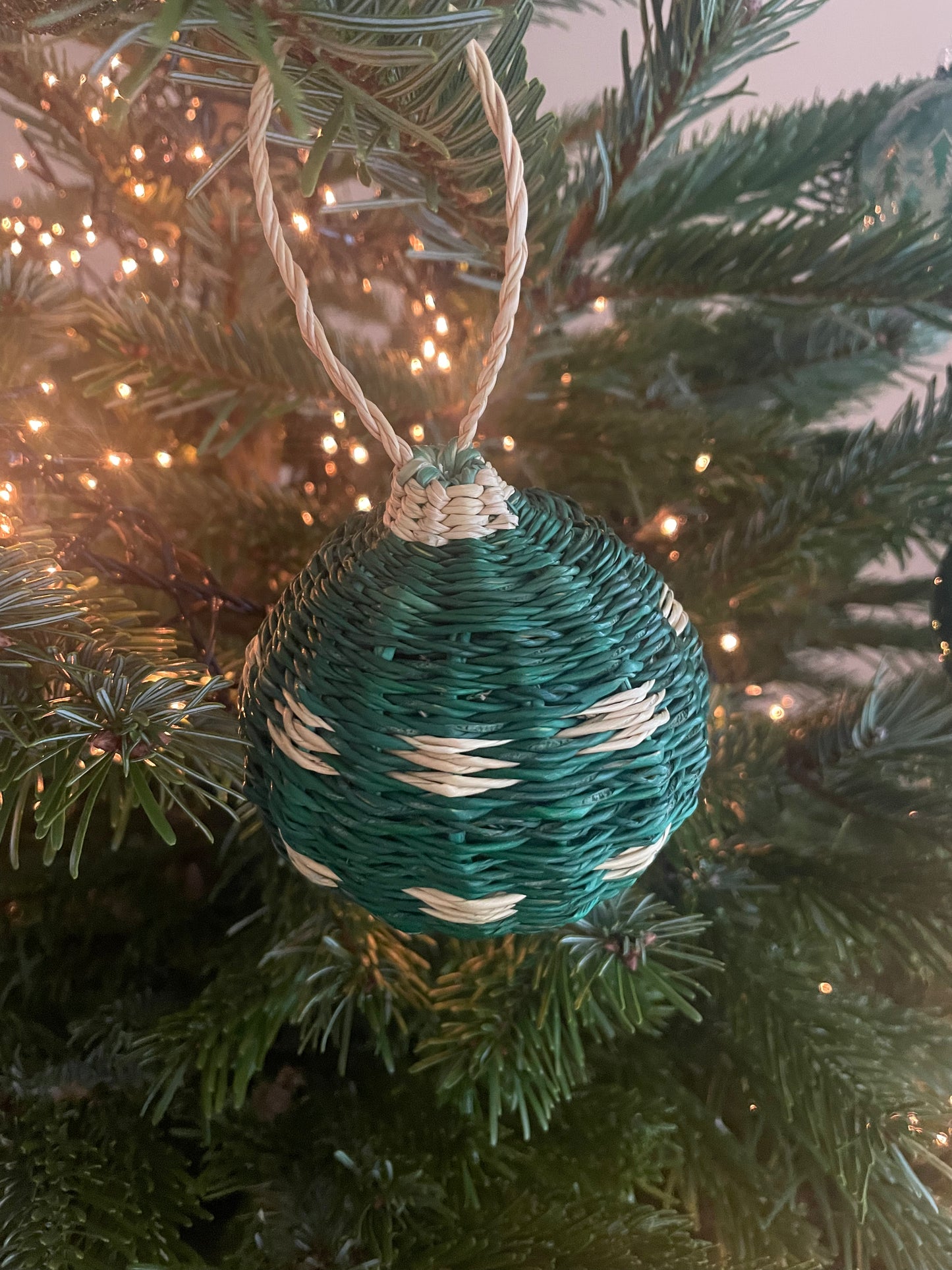 Bolga straw basket blue/natural