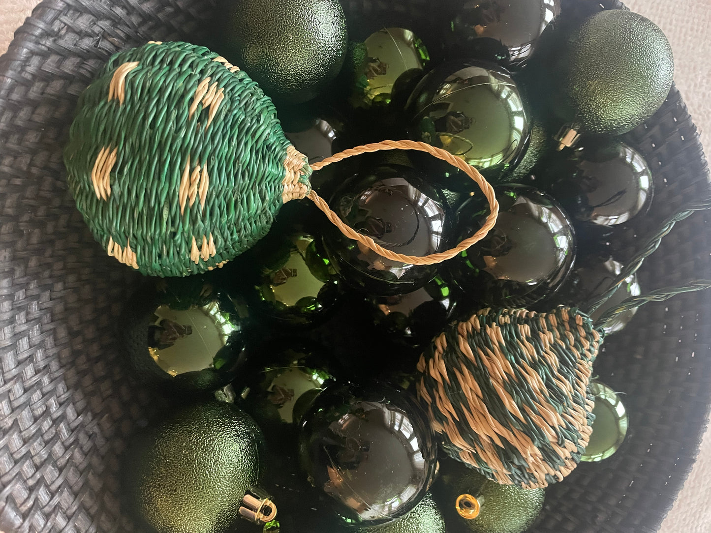 Bolga straw basket blue/natural