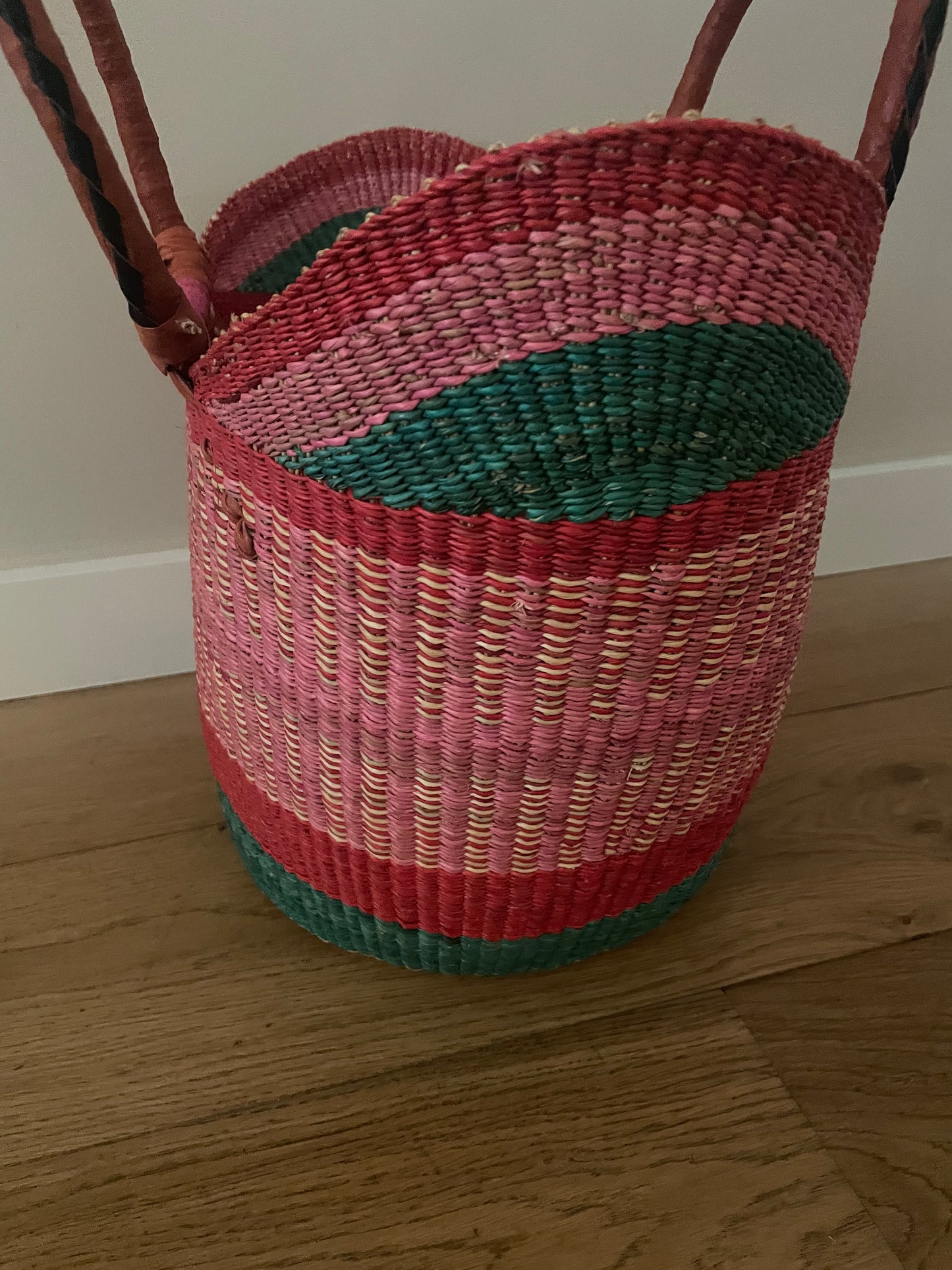 Bolga straw basket blue/natural