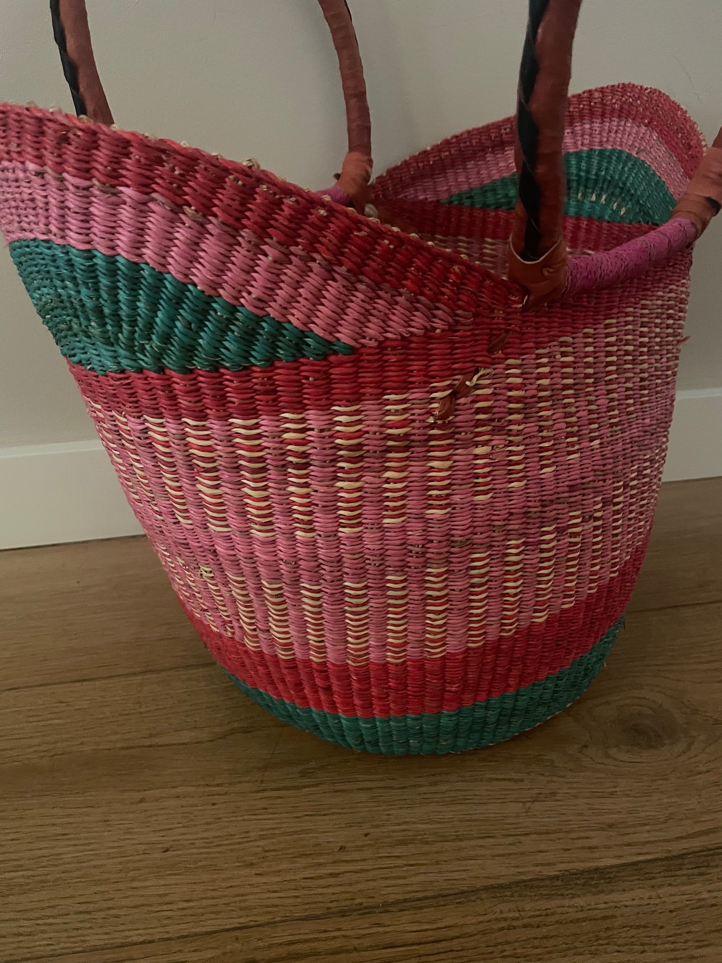 Bolga straw basket blue/natural