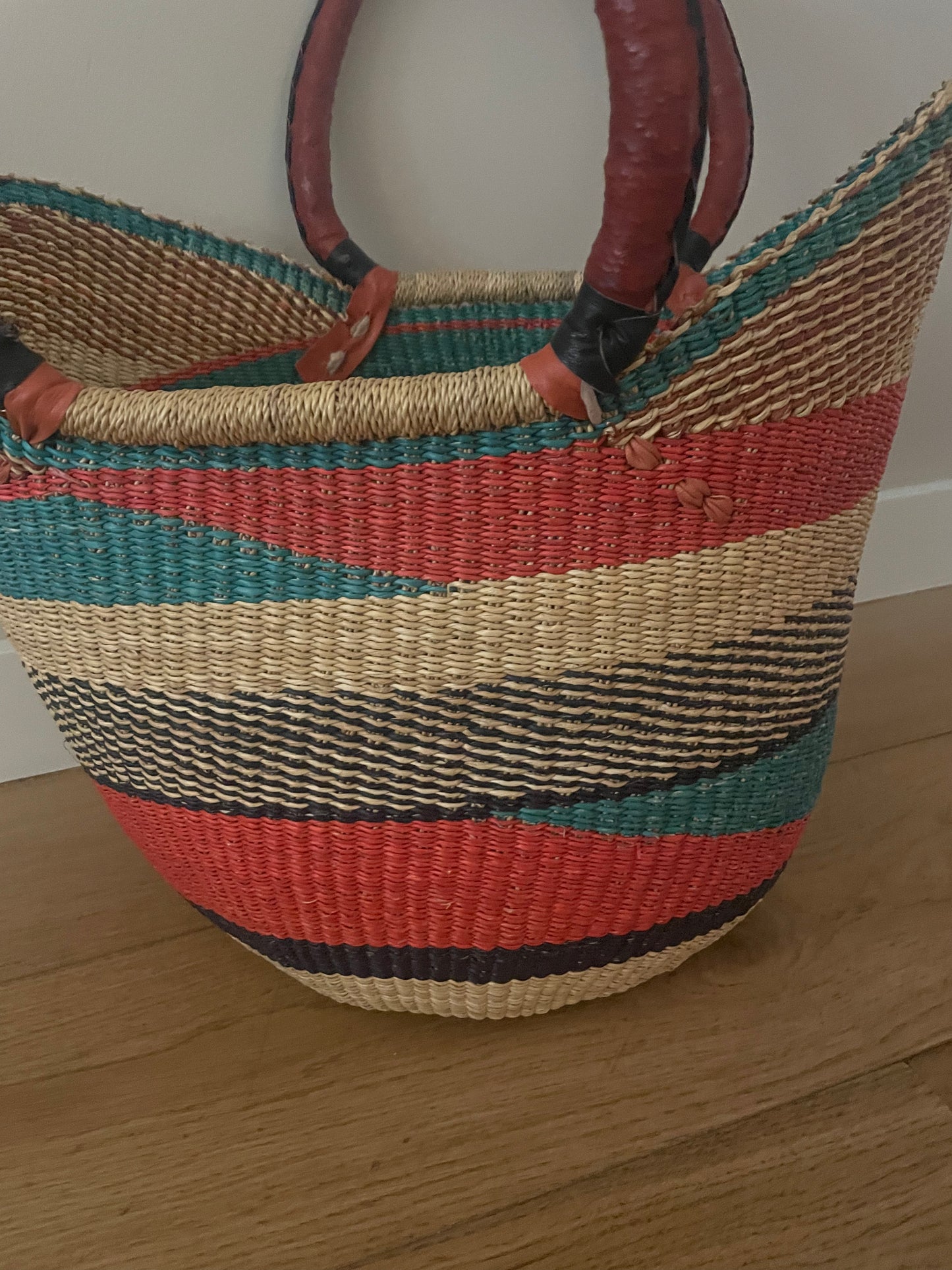 Bolga straw basket blue/natural