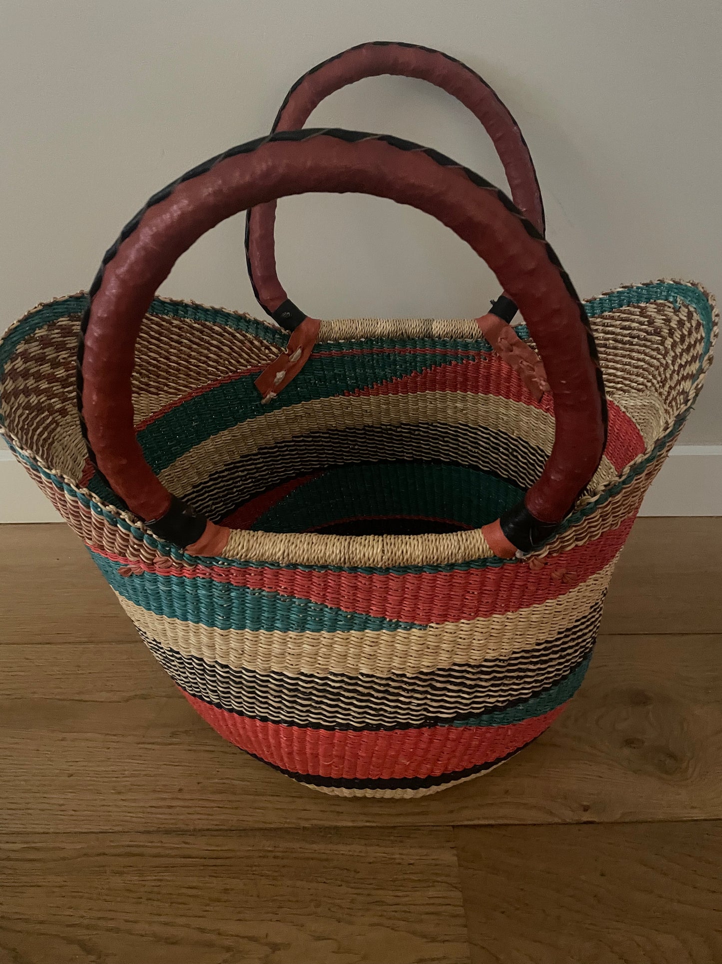 Bolga straw basket blue/natural