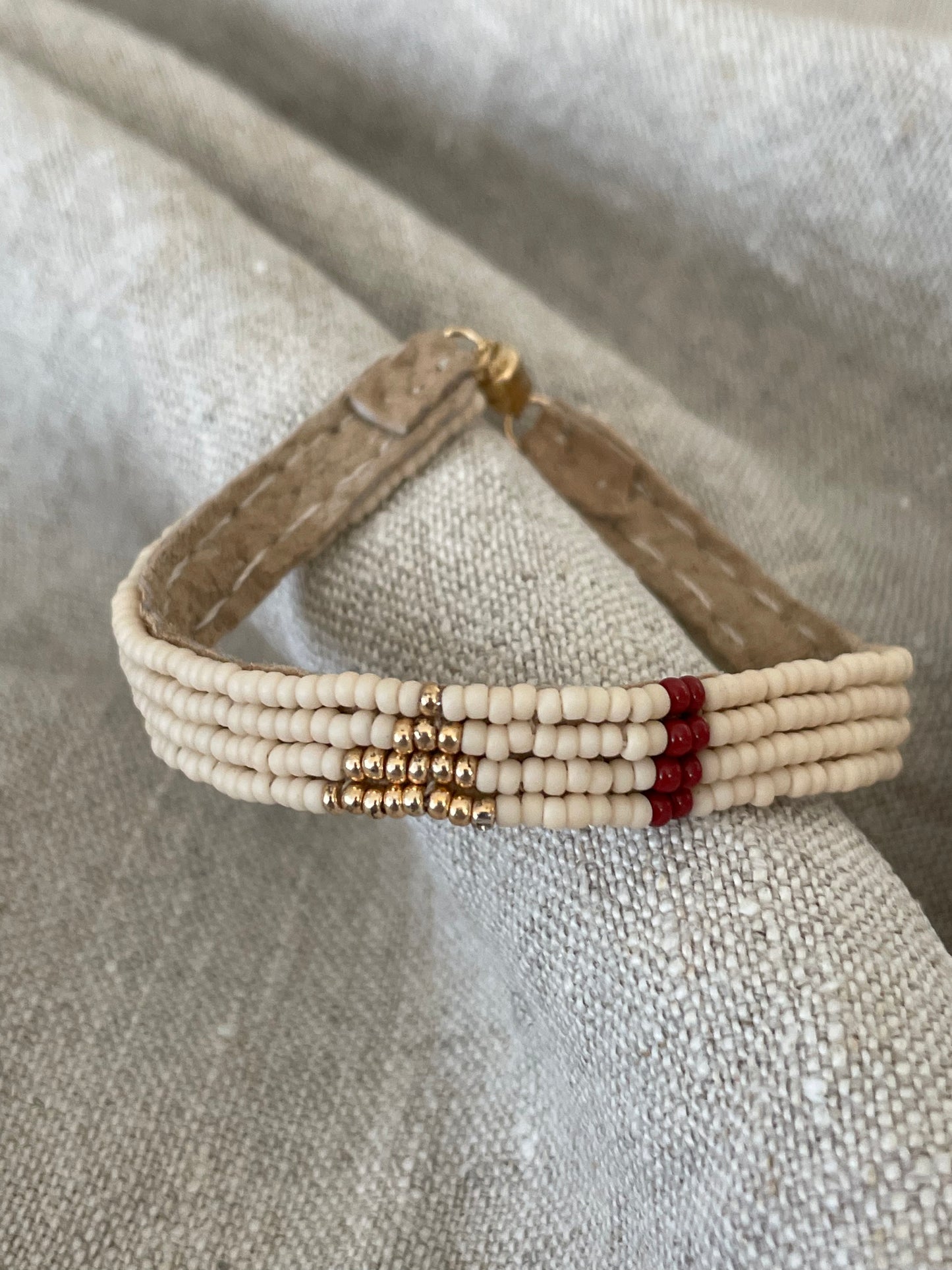 Pembetatu bracelet ecru/dark red