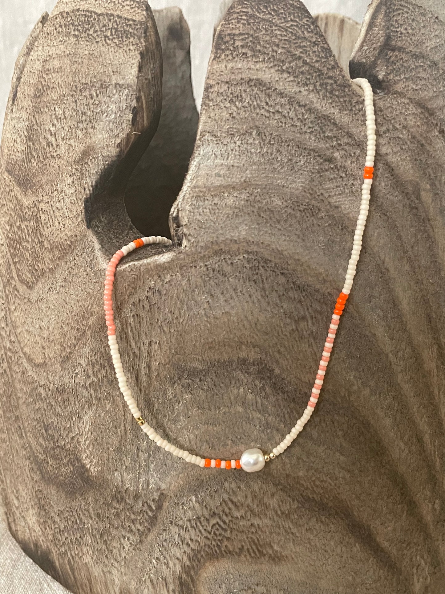 Zebra pearl necklace orange