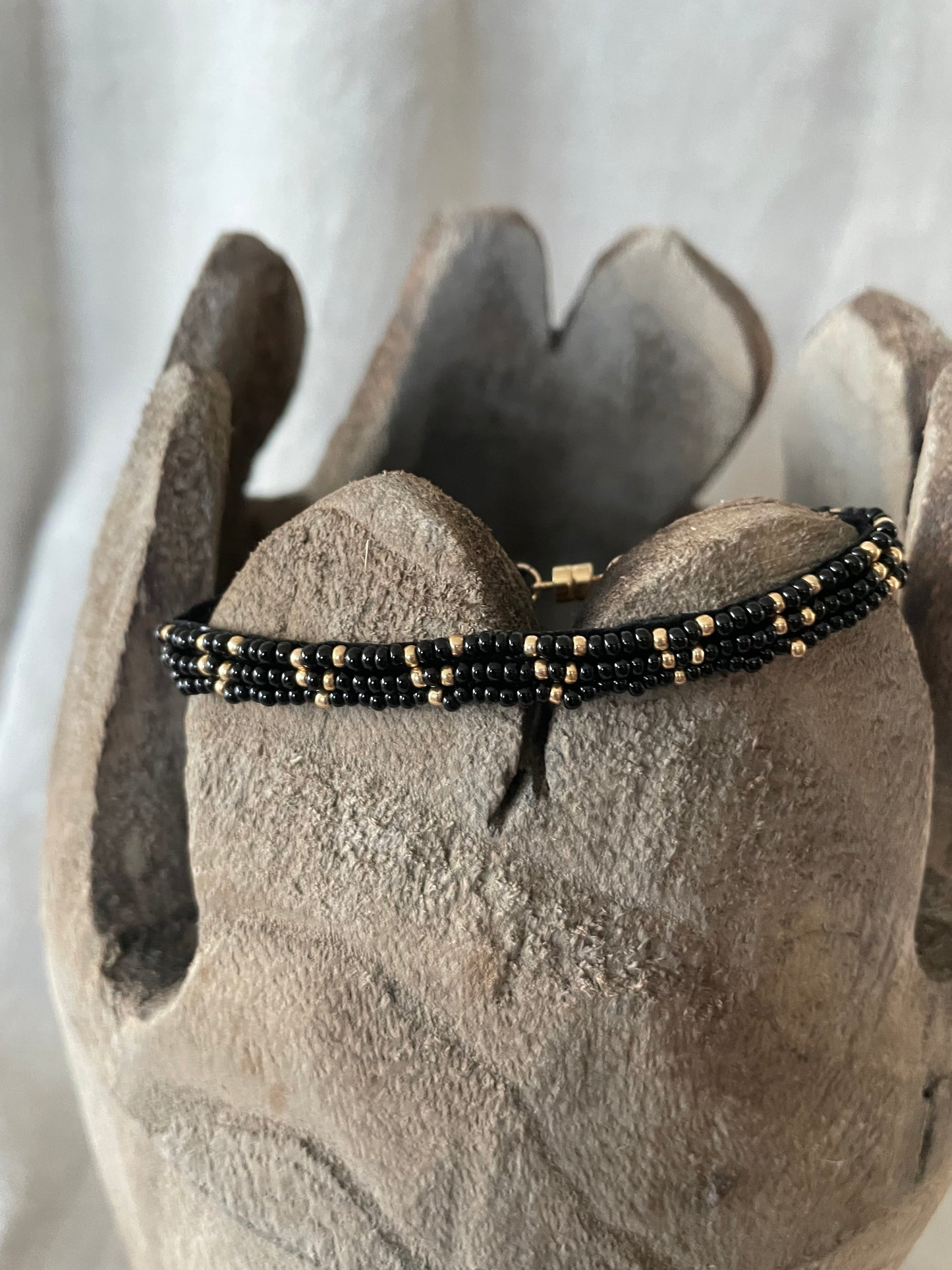 Pembetatu bracelet black