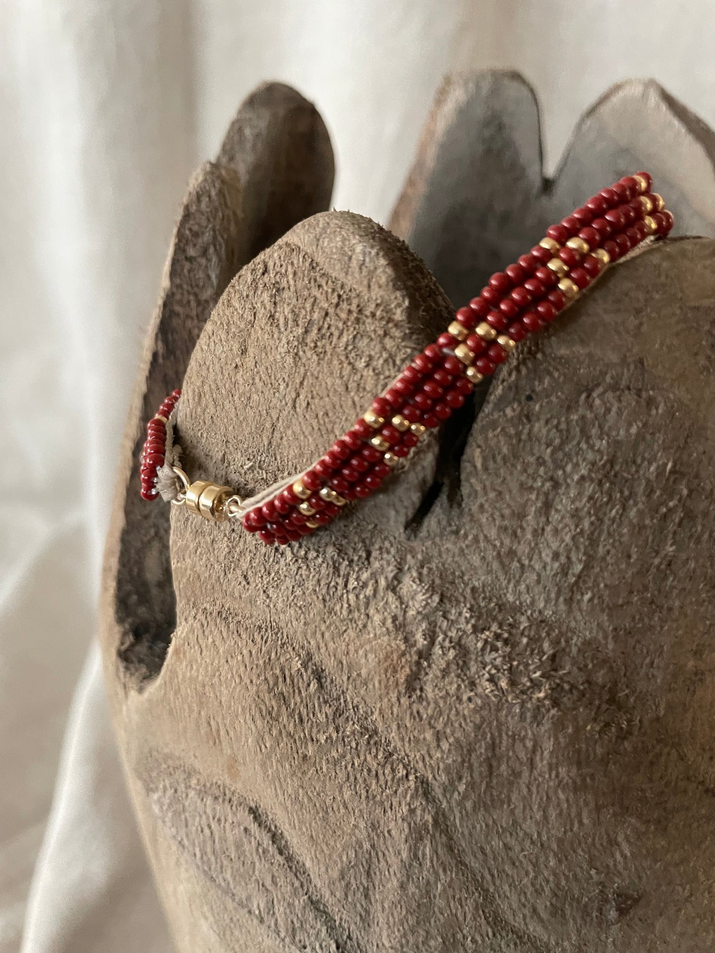 Pembetatu bracelet dark red