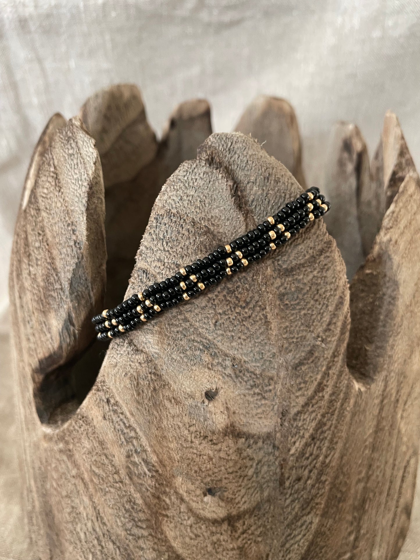 Pembetatu bracelet black