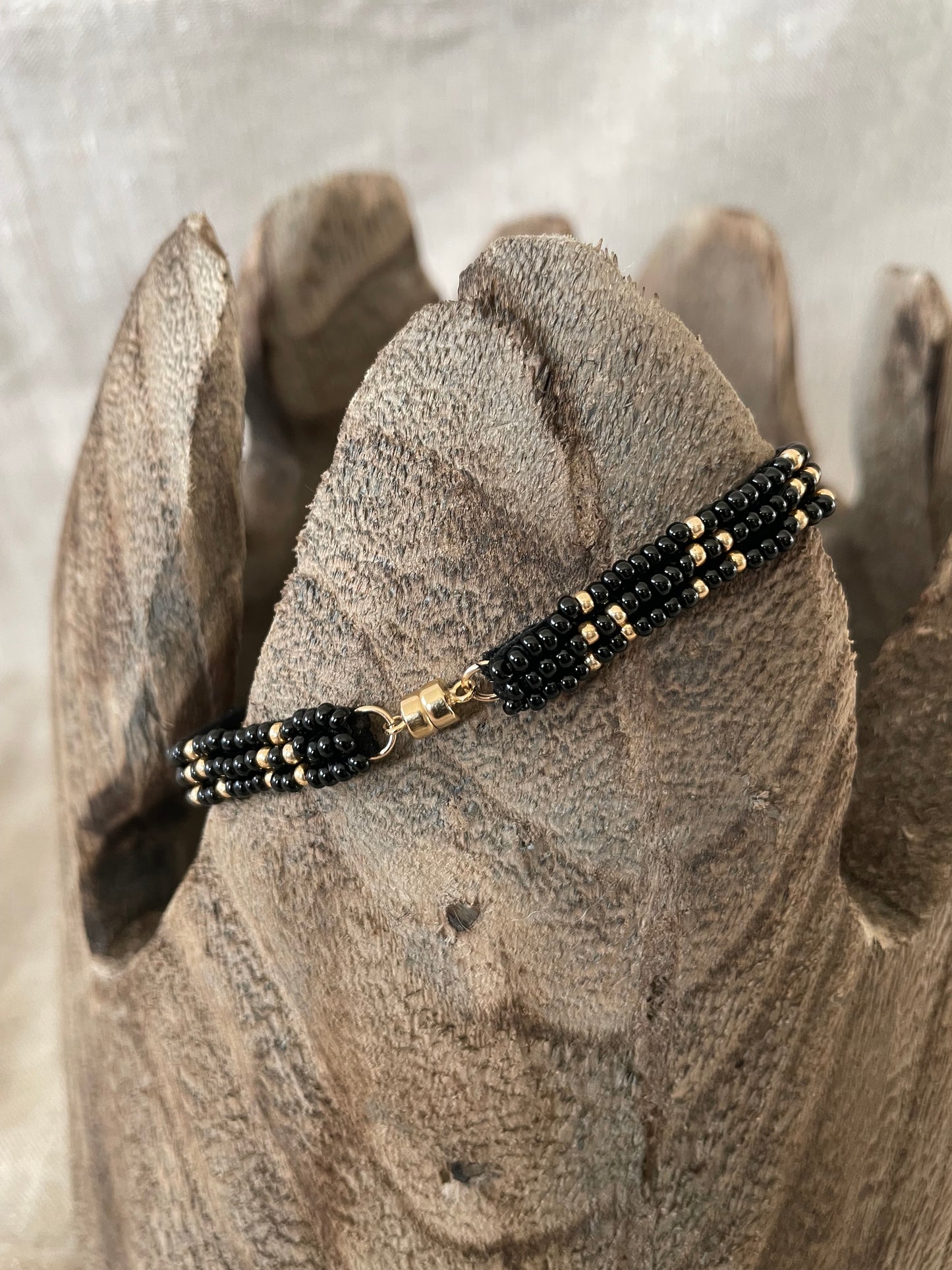 Pembetatu bracelet black